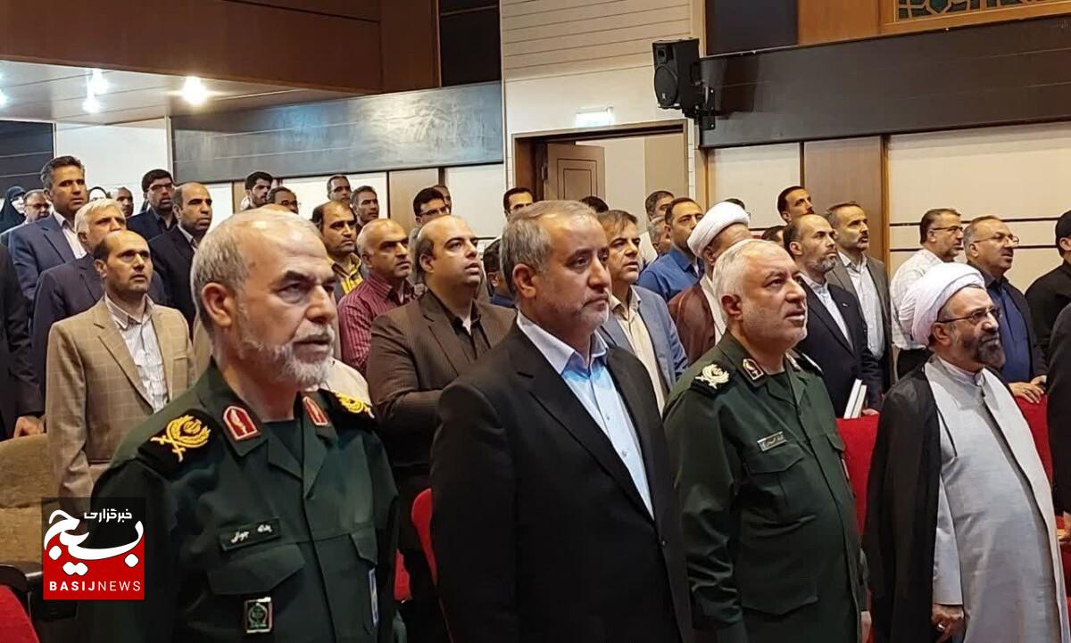 جهاد تبیین و جهاد خدمت، مردم را متحدتر و فشارهای اقتصادی را کمتر میکند