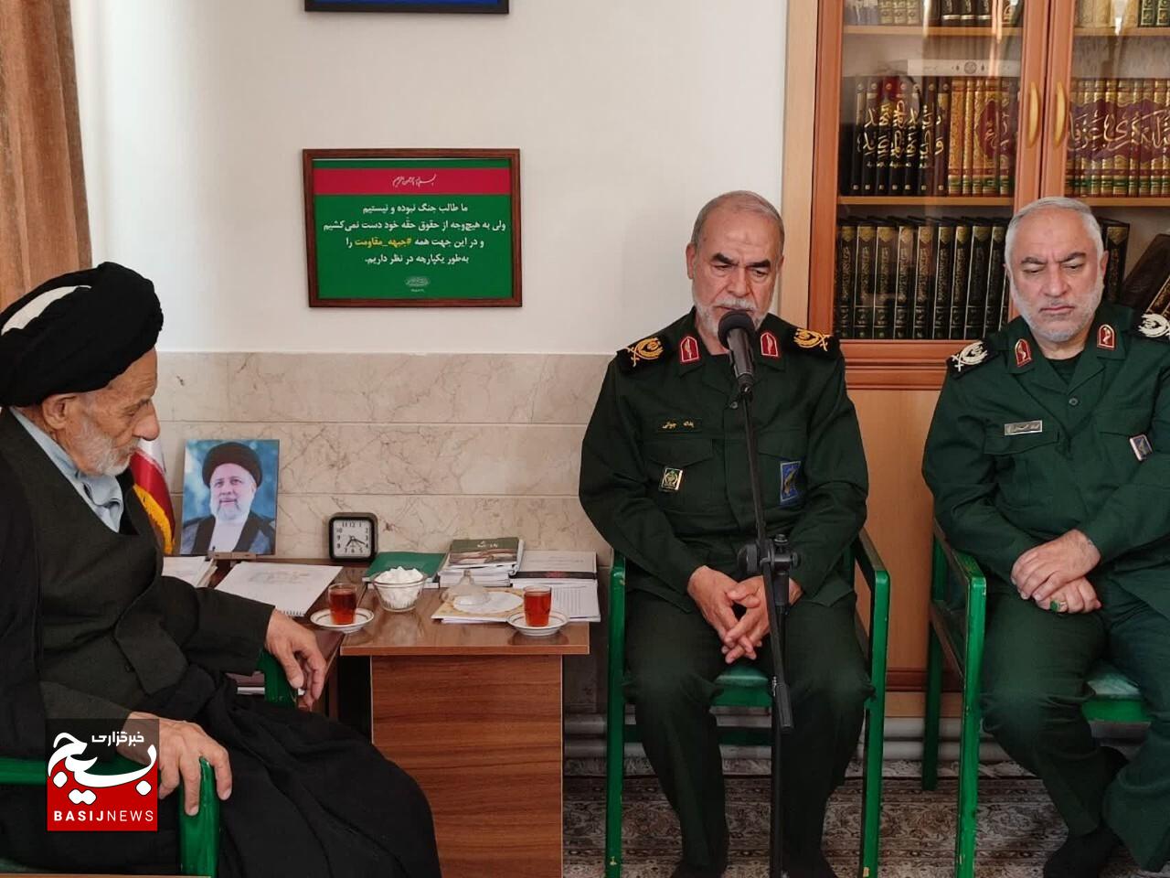 رهبر شهید انقلاب بیش از ۳۷ سال برای ساختن ایران قوی مجاهدت کردند
