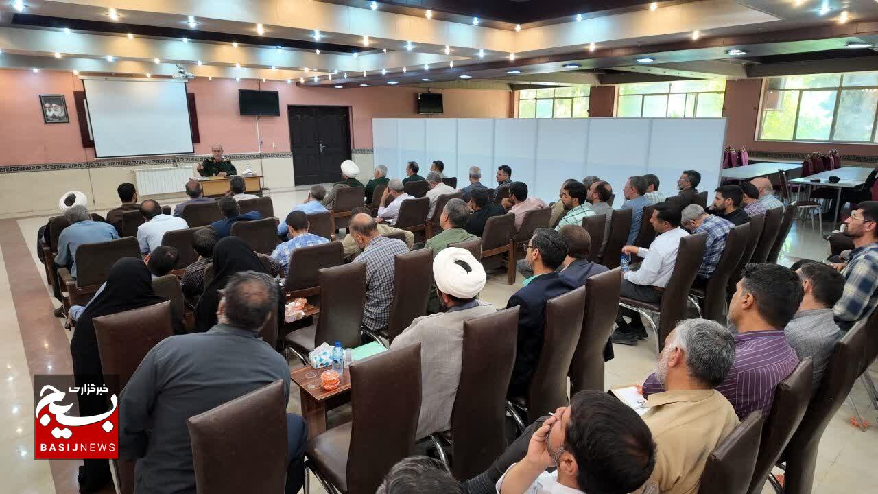 وحدت رمز پیروزی است/ بعثت مردم عامل انسجام است
