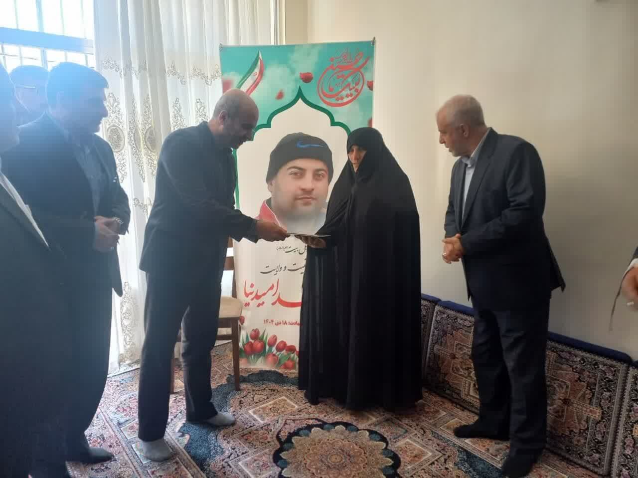 خدمتگزار خانواده شهدا هستیم/ پیگیری مشکلات خانوادههای شهدای اقتدار در قزوین خدمتگزار خانواده شهدا هستیم/ پیگیری مشکلات خانوادههای شهدای اقتدار در قزوین