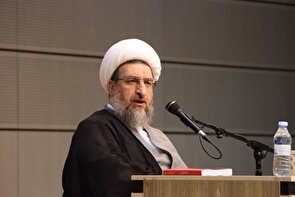 ملت ایران عاشورایی در مقابل جبهه ظلم و استکبار ایستاده است