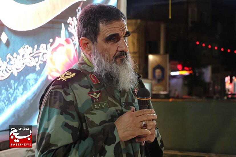 ملت ایران با الگوی عاشورا در مسیر پیروزی خون بر شمشیر حرکت می‌کند