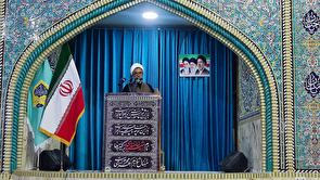 ملت ایران با ایستادگی و مقاومت، دشمن را وادار به عقب‌نشینی کرد
