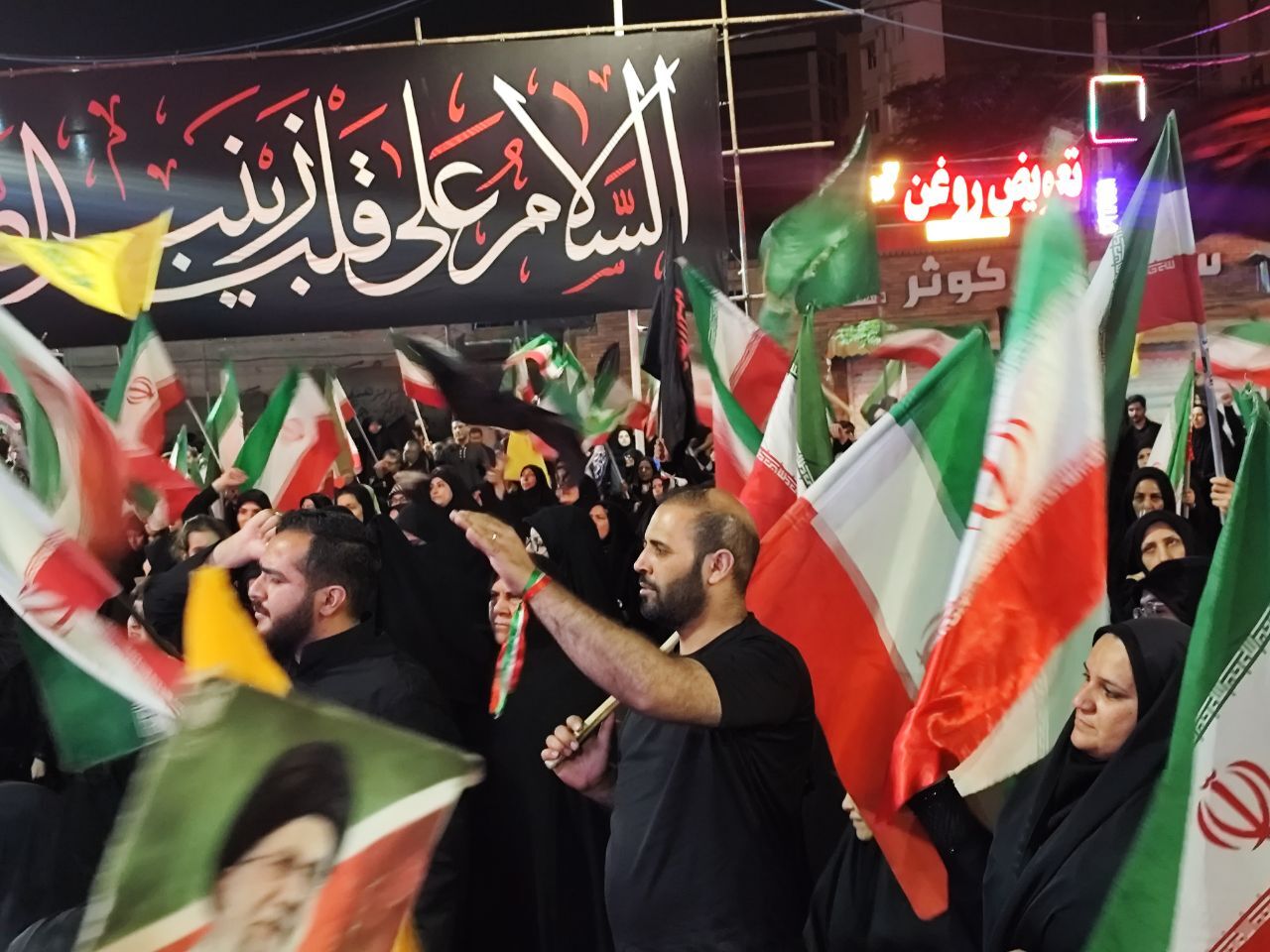 اشک‌ها و حماسه در شب سوم محرم؛ کرمان یک‌صدا «یا حسین» گفت