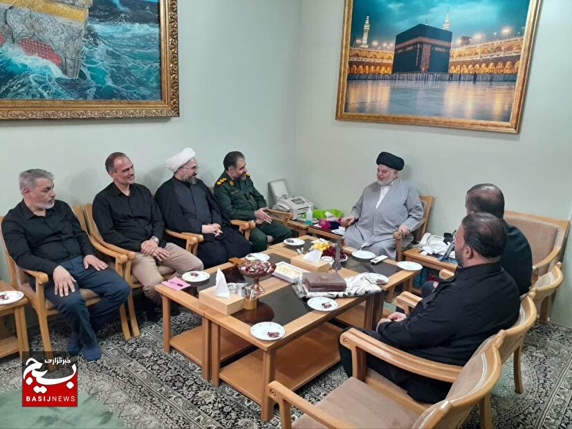 تبیین جایگاه هیئات مذهبی در دیدار رئیس سازمان بسیج مداحان با حضرات آیات مراجع تقلید در قم