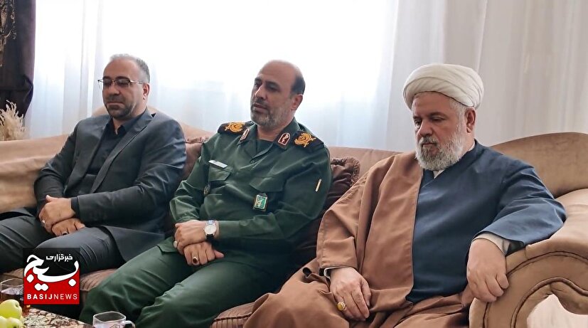 دیدار فرمانده سپاه استان البرز، با خانواده شهیدان مجتبی کرمی، علی ترکاشوند و رمضانعلی چوبداری