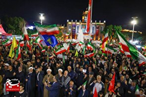 بیعت مردم تبریز با رهبر انقلاب با گرامیداشت یاد شهدای خدمت