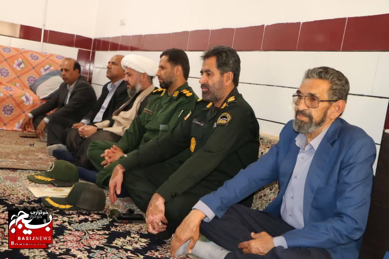 دیدار مسئولان فهرج با خانواده شهید شهمرادزاده به مناسبت سالروز آزادسازی خرمشهر +تصاویر
