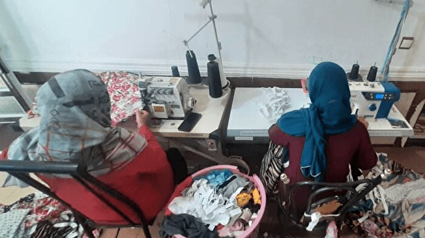 کارآفرینی زن خرم‌آبادی که ۳۰ زن روستایی را صاحب شغل کرد