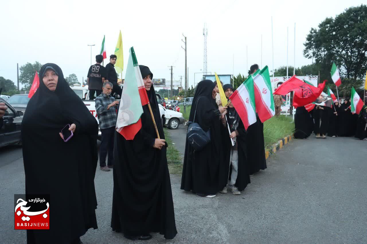 پرچمهای جمهوری اسلامی و امام حسین (ع) در پویش میثاق با ولایت گیلان به اهتزاز درآمد پرچمهای جمهوری اسلامی و امام حسین (ع) در پویش میثاق با ولایت گیلان به اهتزاز درآمد