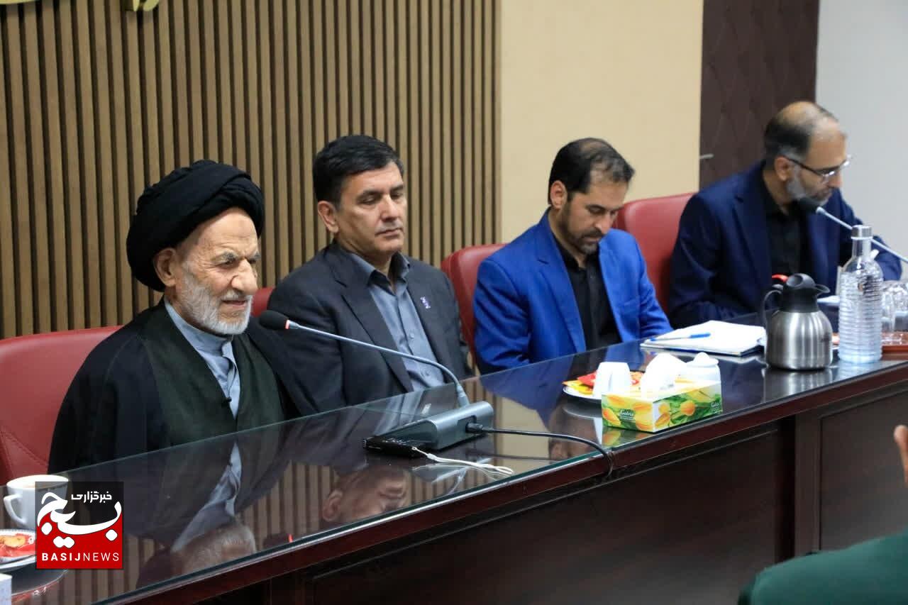 شهید چمران نمونه‌ای از شخصیت متفکر بسیجی بود