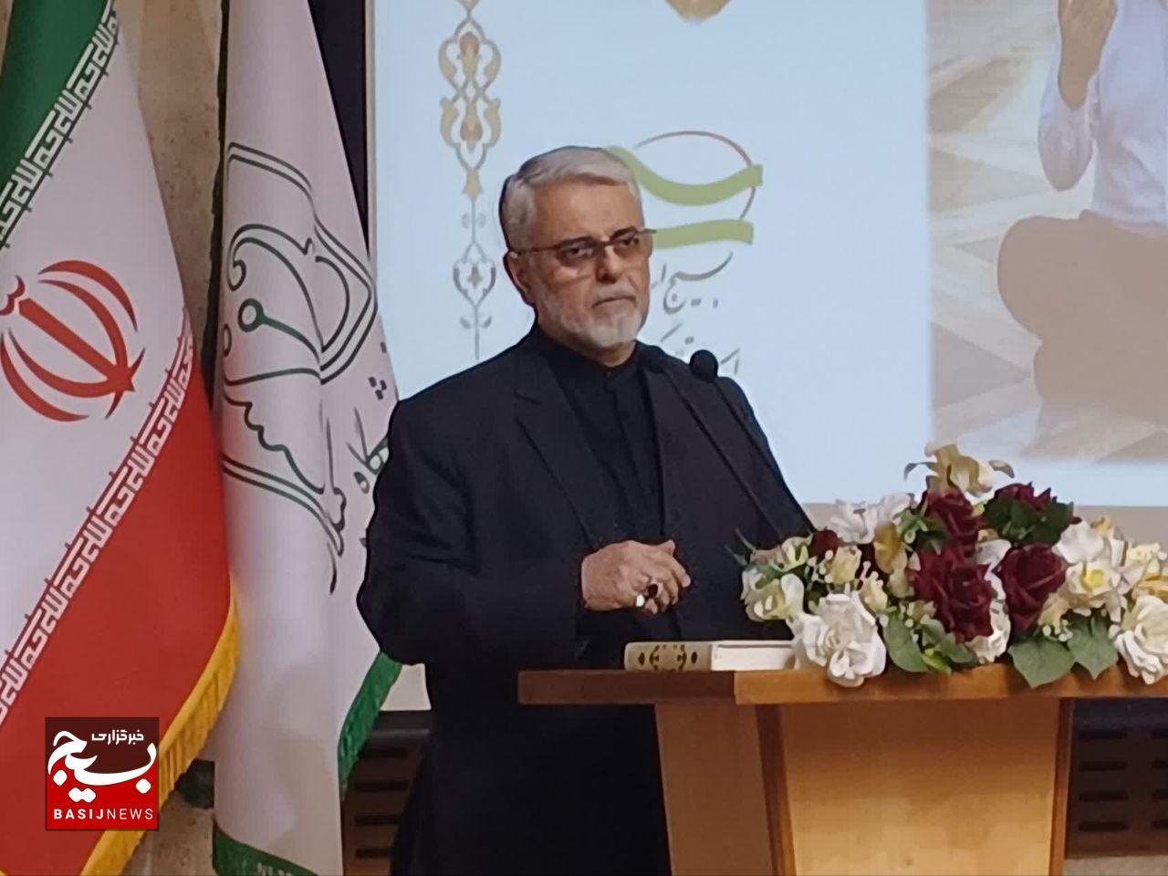 نباید ذخایر استراتژیک نظام را با تحلیلهای غلط به حراج گذاشت نباید ذخایر استراتژیک نظام را با تحلیلهای غلط به حراج گذاشت