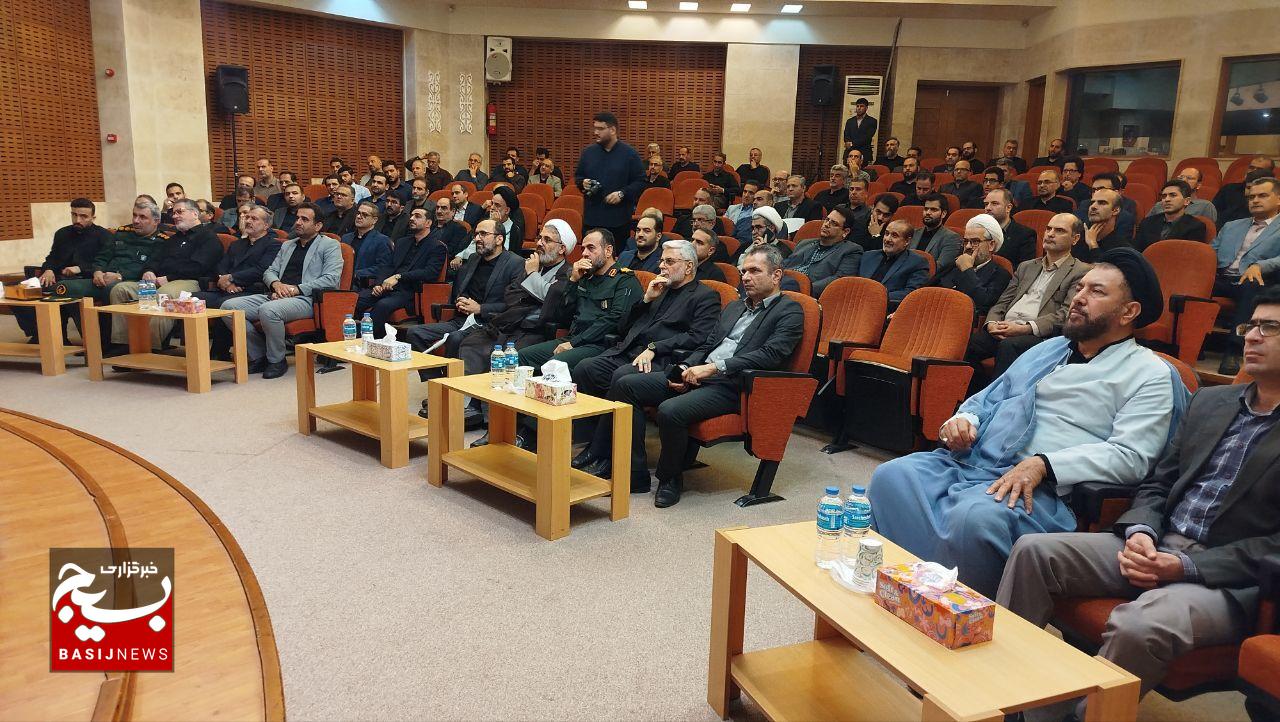 نباید ذخایر استراتژیک نظام را با تحلیلهای غلط به حراج گذاشت نباید ذخایر استراتژیک نظام را با تحلیلهای غلط به حراج گذاشت