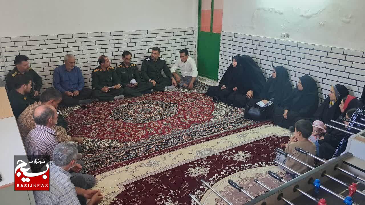 بازدید معاونت‌های سپاه میامی از پایگاه‌های مقاومت حوزه سلمان فارسی در راستای تعالی سازمانی
