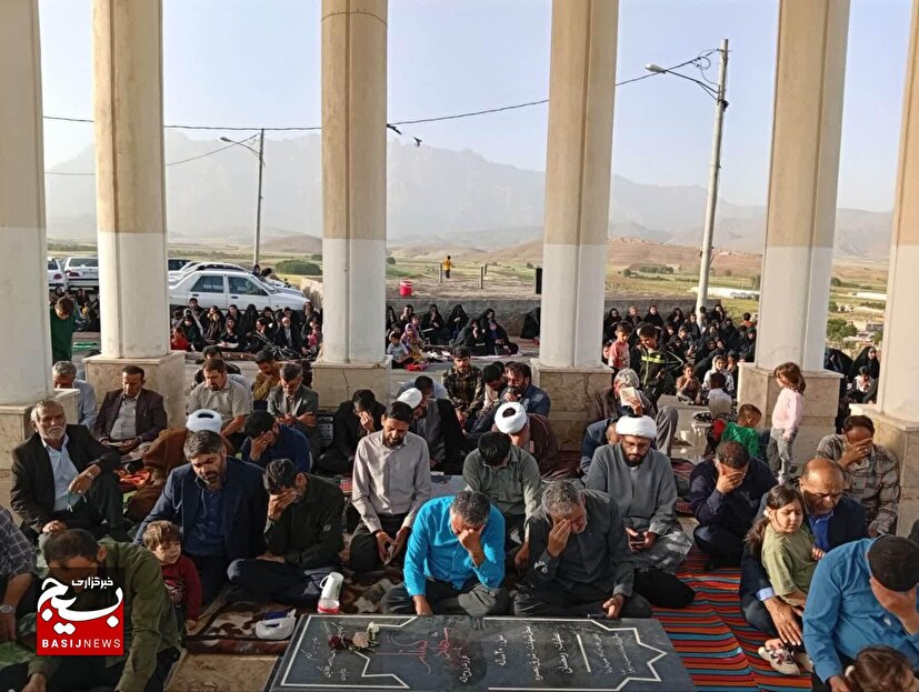 زمزمه دعای عرفه در خانمیرزا طنین‌انداز شد