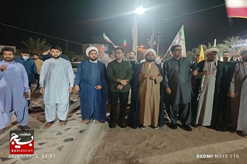 حضور مسئول نمایندگی ولی‌فقیه سپاه شهرستان سراوان در تجمعات شبانه مردمی