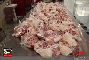 تقدیم 54 بسته گوشت گرم به عزتمندان