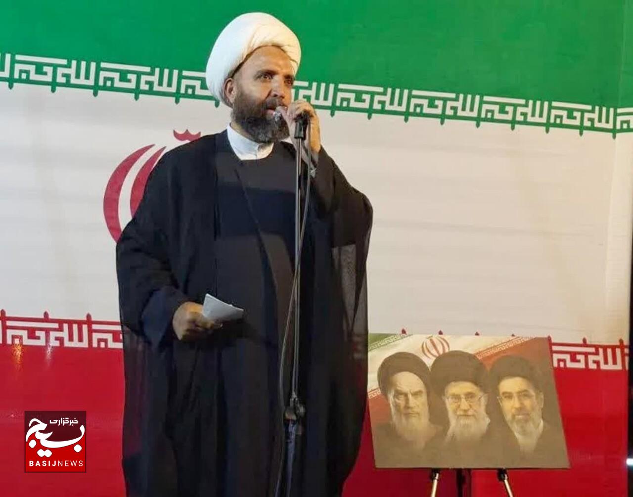 تربیت یافتگان مکتب امامین انقلاب تسلیم ظلم نمی‌شوند
