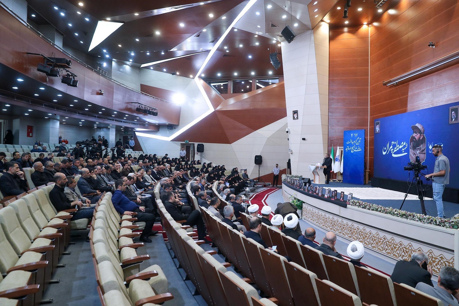 نقش‌آفرینی اساتید در جنگ ترکیبی با ۳۴ دستورالعمل/ مردانی: ۳۷ هزار عضو هیئت علمی بسیجی، شاکله تداوم راه شهید چمران هستند