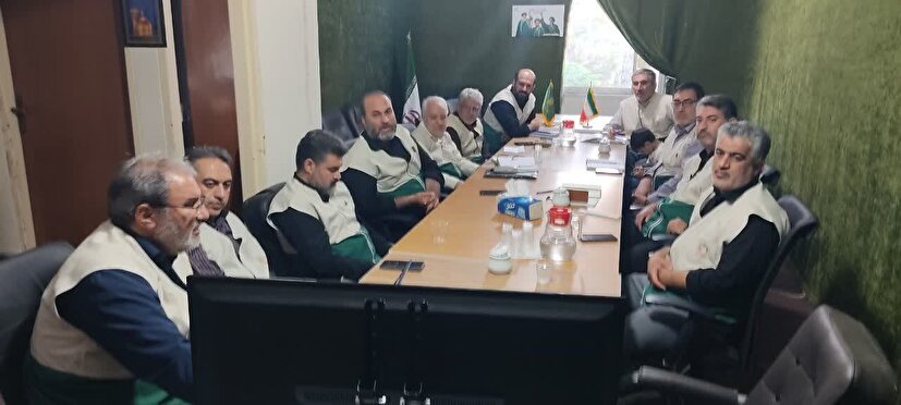 خدمت‌رسانی ۱۶ موکب رضوی در آیین تشییع شهید، جلوه‌ای از فرهنگ رضوی و ارادت مردم به ارزش‌های انقلاب است