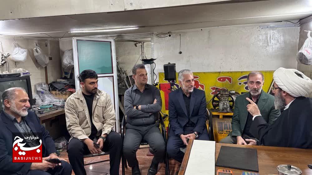 استاد دانشگاه فردیسی در لاستیک‌فروشی؛ امام جمعه فردیس: این عزتِ کار و دانش است
