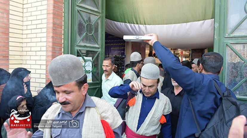 کاروان کهگیلویه و بویراحمد راهی مراسم تشییع آقای شهید در تهران شد + (تصاویر)