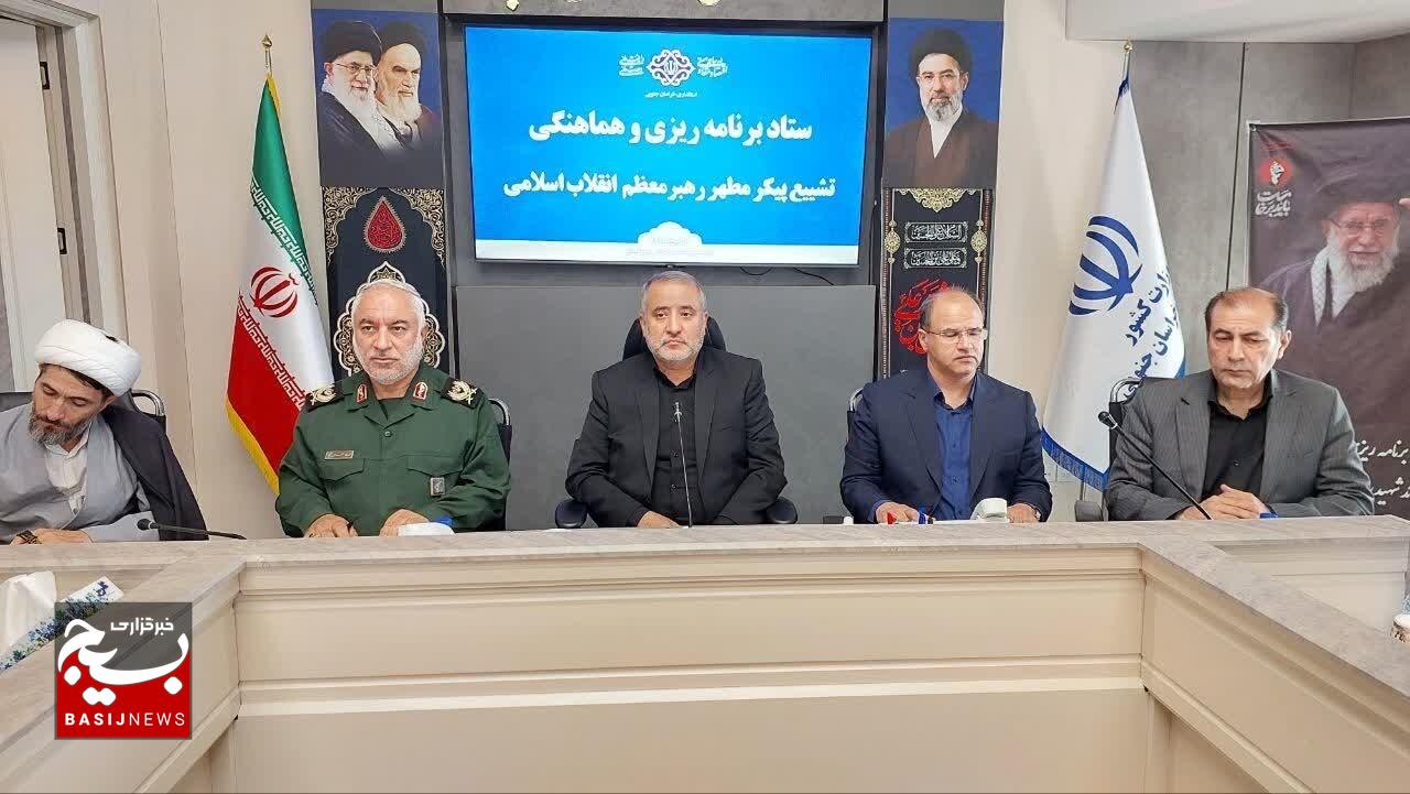 مردم با پذیرایی از زائران، جلوه‌ای از ارادت خود به رهبر شهید را به نمایش بگذارند