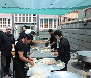 خدمت‌رسانی موکب سپاه استان قزوین در منطقه ۱۱ تهران به زائرین