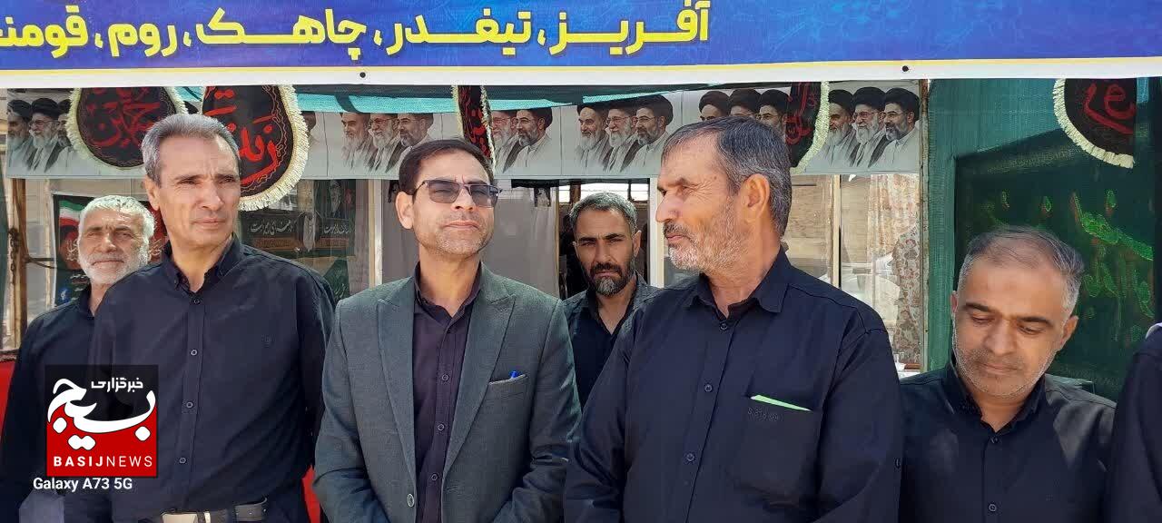 بازدید سرزده مسئولان استانی از موکب دهیاریهای بخش سده در بازارچه روم