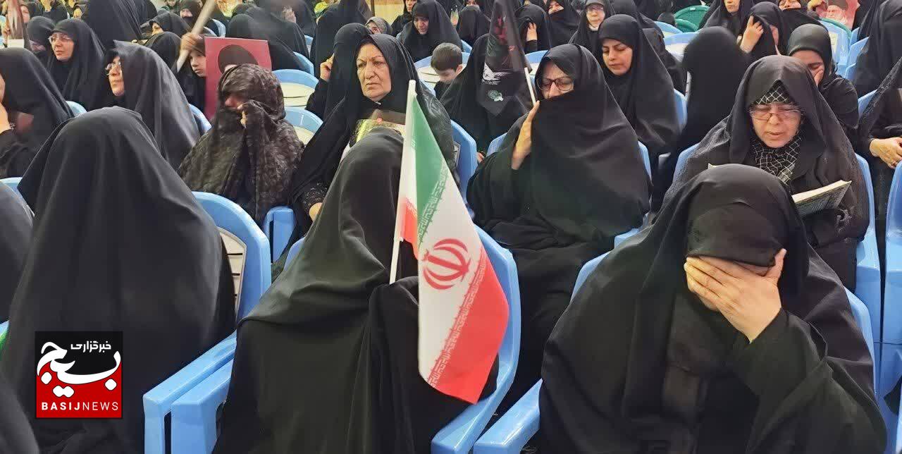برگزاری آیین بزرگداشت عروج خونین امام مجاهد شهید در حسینیه ثارالله کرمان با حضور گسترده مردم