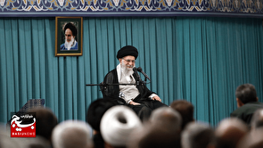 دو گوهر وحدت و تشیع؛ یادگار رهبر شهید برای دارالارشاد اردبیل