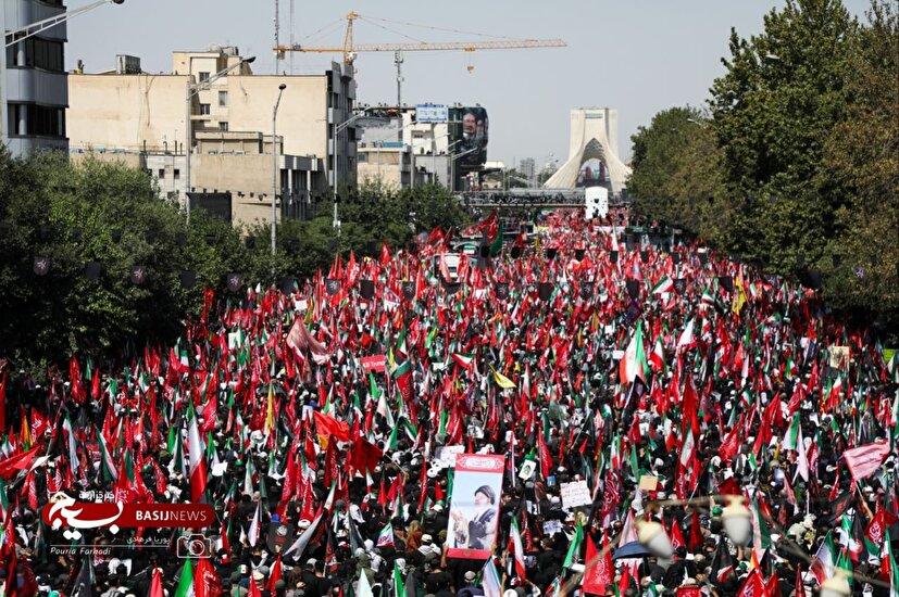 شکوه وفاداری امت به امام از لنز دوربین بسیج