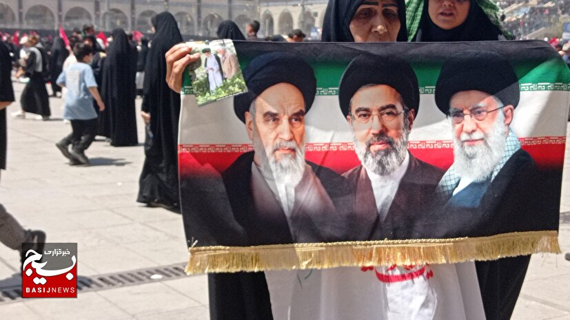 بدرقه پیکر مطهر امام شهید صحنه‌ همبستگی ‌ ملی، خونخواهی، وفاداری و دلدادگی بود