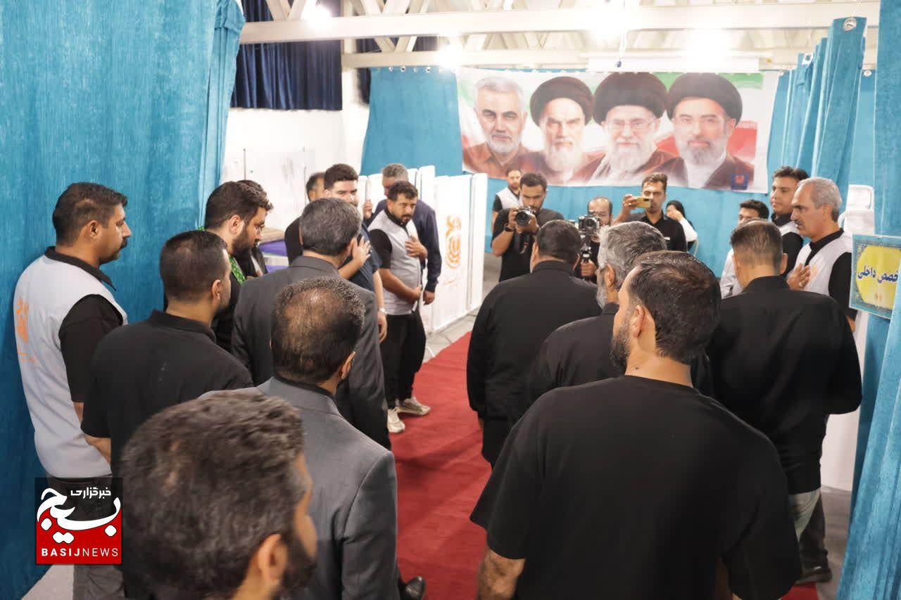 بازدید فرمانده سپاه ثارالله کرمان از مواکب و گروههای جهادی مستقر در مشهد مقدس