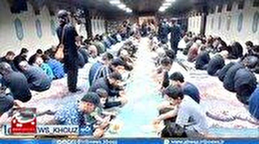 پذیرایی موکب بهبهانی‌ها از شرکت کنندگان در مراسم وداع با رهبر شهید در قم
