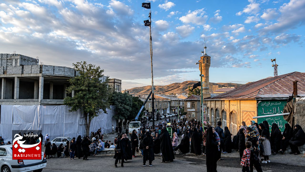 درختی که هر سال چشم‌انتظار آرزوهاست