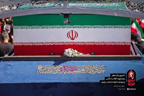 تجدید عهد مردم  با رهبر شهید؛ مردم همچنان میدان دار هستند