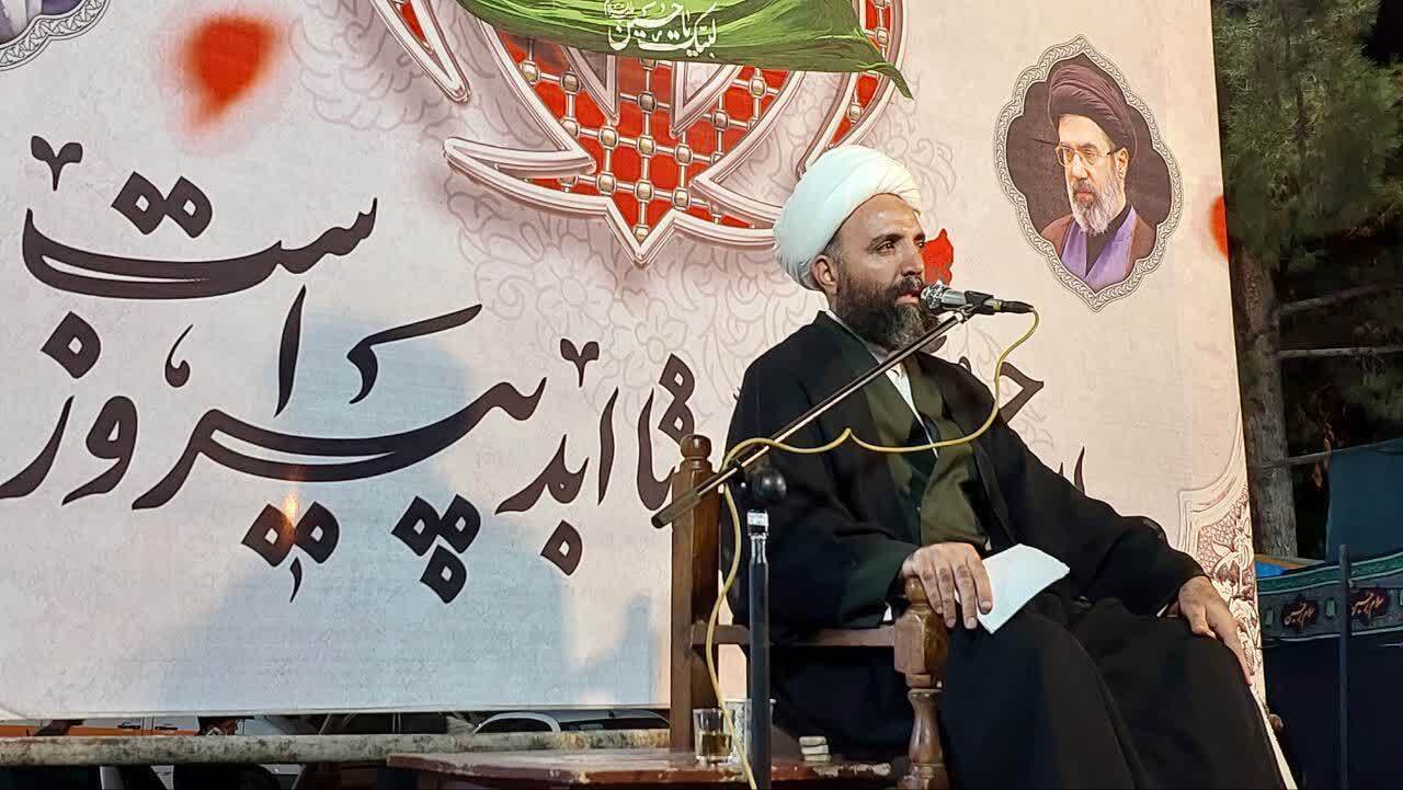 تا پیروزی کامل و گرفتن انتقام امام شهید در برابر دشمنان ایستادهایم تا پیروزی کامل و گرفتن انتقام امام شهید در برابر دشمنان ایستادهایم