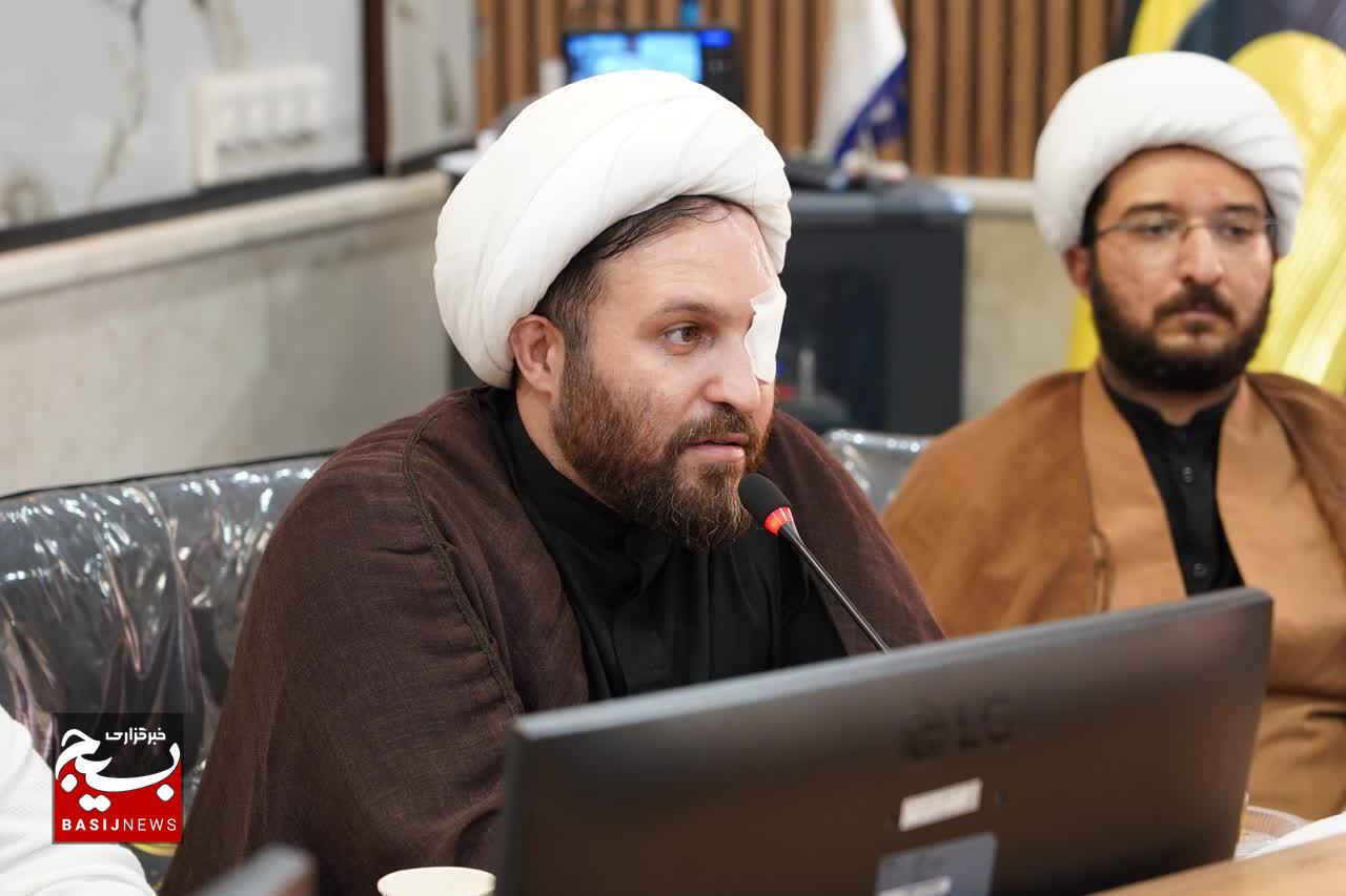 قرآن زیربنای تربیت نسل مؤمن و انقلابی است قرآن زیربنای تربیت نسل مؤمن و انقلابی است