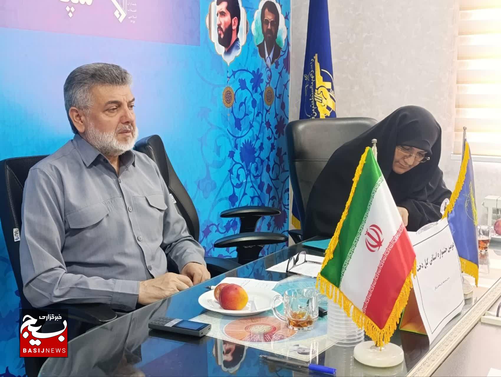 نفوذ فرهنگ غرب پوشش را به ابزار سودجویی تبدیل میکند نفوذ فرهنگ غرب پوشش را به ابزار سودجویی تبدیل میکند