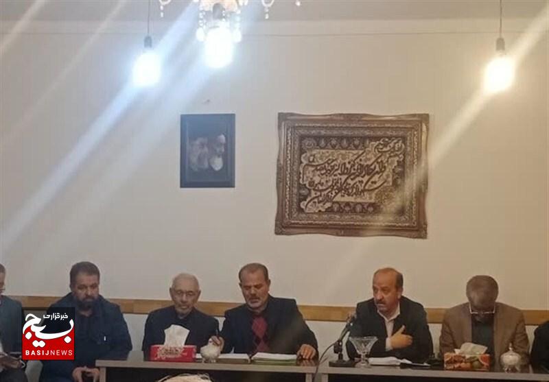 بازاریان، همقدم همیشگی انقلاب بازاریان، همقدم همیشگی انقلاب
