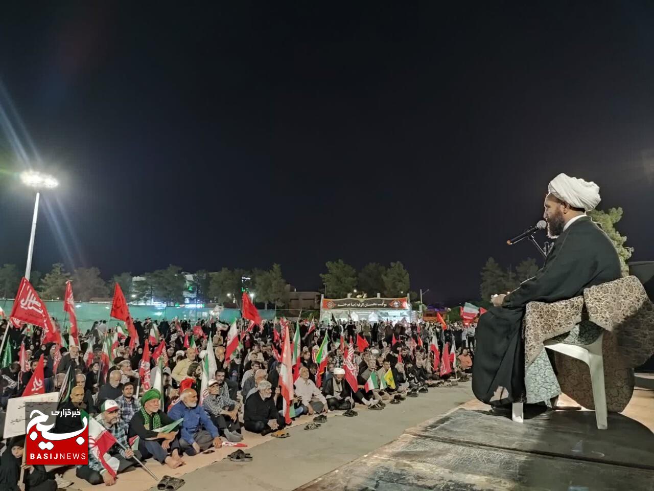 قداست زدایی از جامعه راهکار دشمن برای فریب افکار عمومی است/ تبعیت محض از رهبر معظم انقلاب، خط بطلان بر نقشههای دشمنان است قداست زدایی از جامعه راهکار دشمن برای فریب افکار عمومی است/ تبعیت محض از رهبر معظم انقلاب، خط بطلان بر نقشههای دشمنان است