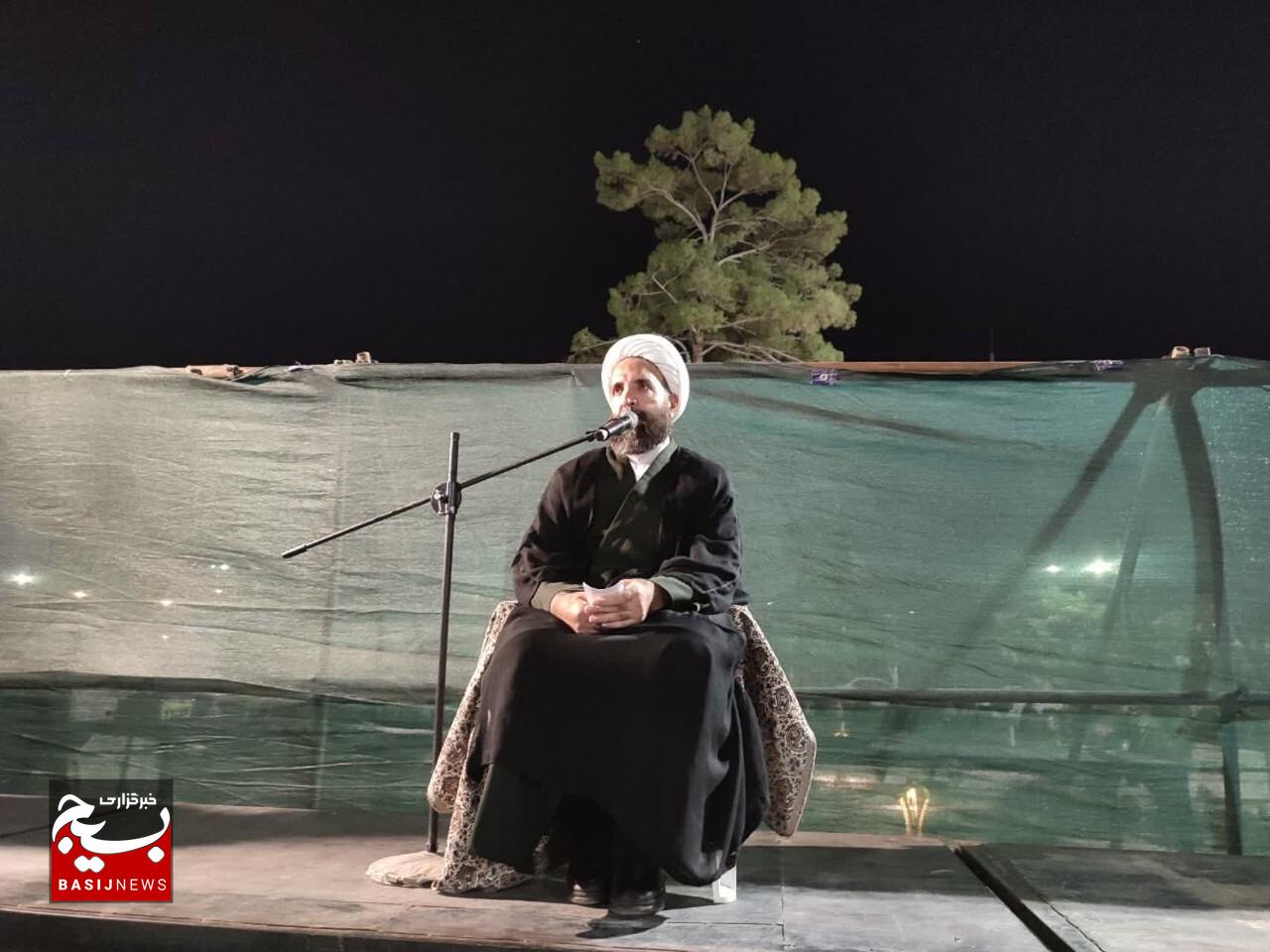 قداست زدایی از جامعه راهکار دشمن برای فریب افکار عمومی است/ تبعیت محض از رهبر معظم انقلاب، خط بطلان بر نقشههای دشمنان است قداست زدایی از جامعه راهکار دشمن برای فریب افکار عمومی است/ تبعیت محض از رهبر معظم انقلاب، خط بطلان بر نقشههای دشمنان است
