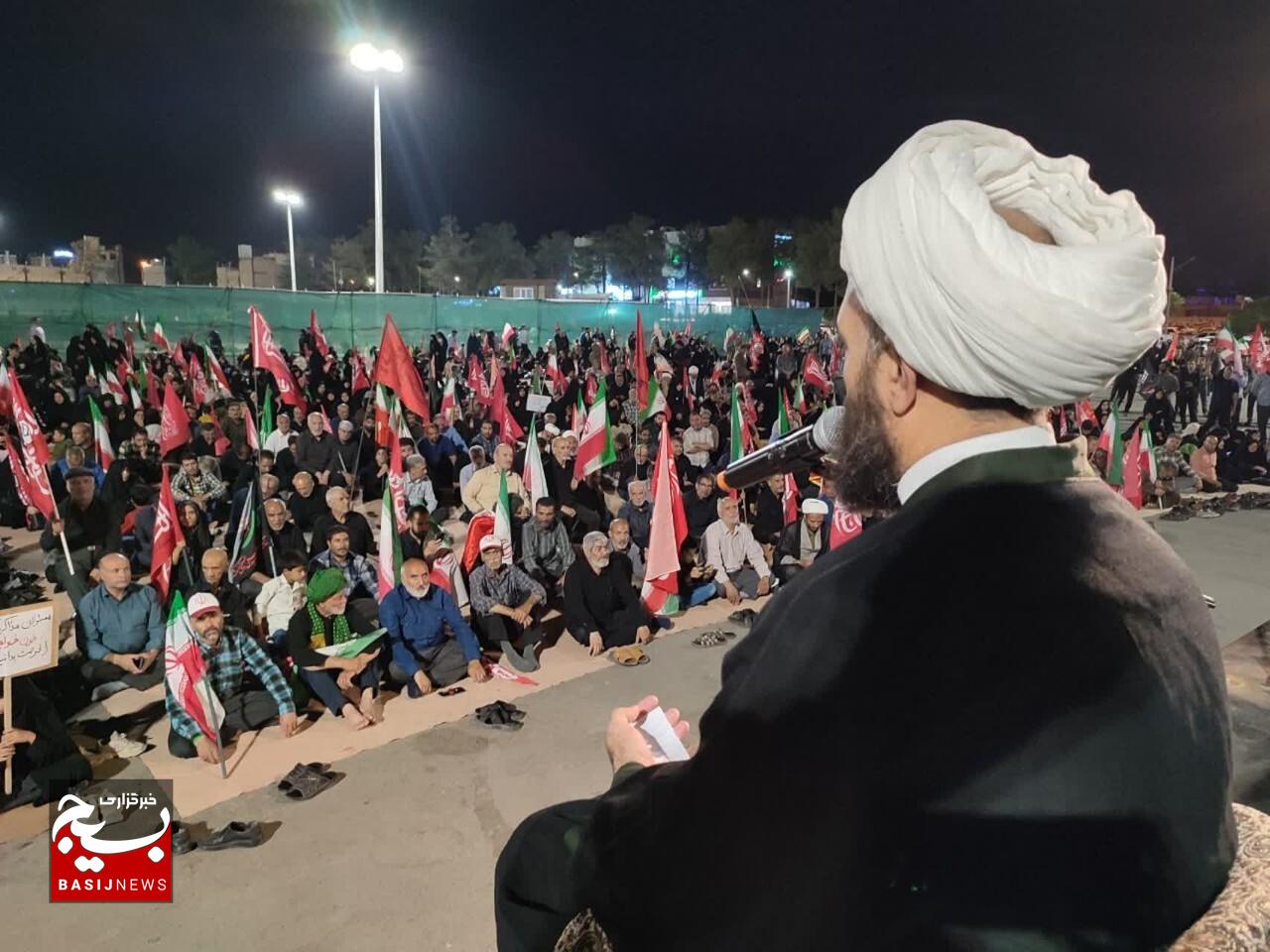قداست زدایی از جامعه راهکار دشمن برای فریب افکار عمومی است/ تبعیت محض از رهبر معظم انقلاب، خط بطلان بر نقشههای دشمنان است قداست زدایی از جامعه راهکار دشمن برای فریب افکار عمومی است/ تبعیت محض از رهبر معظم انقلاب، خط بطلان بر نقشههای دشمنان است