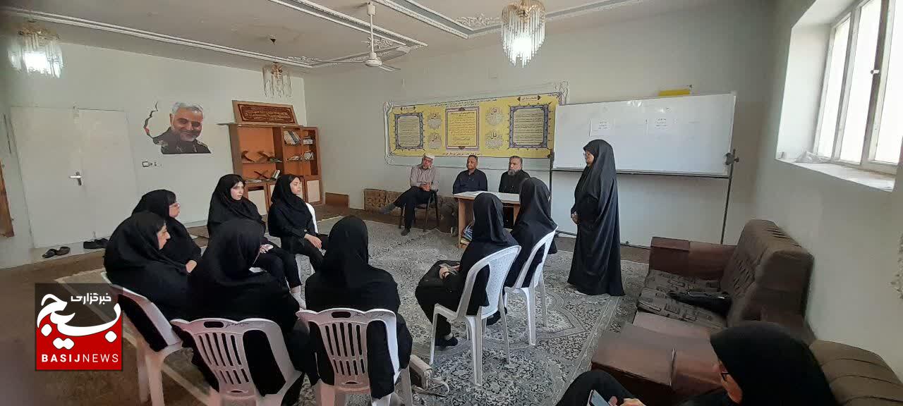 روایتی از نشست صمیمانه دختران هنرستانی در خرمشهر