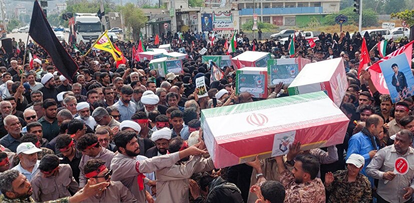 داغ میناب تازه شد/ ۳۴ مادر و پدر دوباره فرزندان خود را تشییع کردند داغ میناب تازه شد/ ۳۴ مادر و پدر دوباره فرزندان خود را تشییع کردند