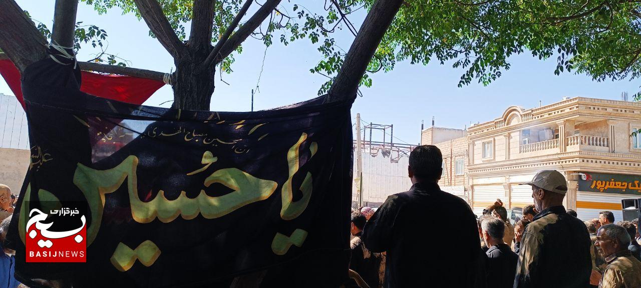 طنین «یا حسین» در قلب لرستان؛ از طفل شیرخواره تا پیران کهن‌سال/ وقتی شش‌ماهه‌های لرستان هم‌نوای زینب می‌شوند