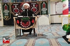 مردم ایران محکم و استوار پای آرمان های انقلاب ایستاده اند