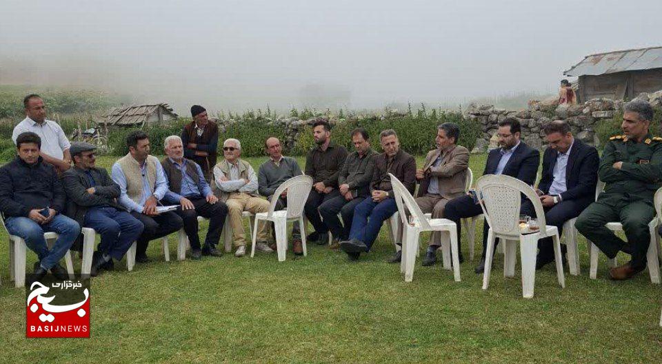 سازمان بسیج عشایری سپاه قدس گیلان در رضوانشهر میز خدمت برپا کرد