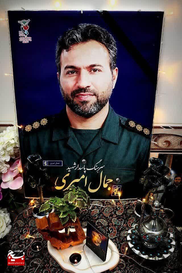 دیدار سردار سهندی فرمانده سپاه استان زنجان با خانواده شهدای حمله آمریکا